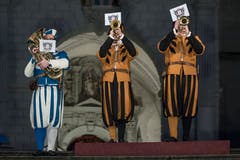 Der Anlass wird musikalisch begleitet. (Bild: Pius Amrein (Luzern, 02. Dezember 2018))