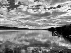 Wolken über dem See. (Bild: Kurt Rüdisüli (Hallwilersee, 14. Dezember 2018))