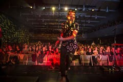 Auf der Bühne geht es wild zu und her. (Bild: Dominik Wunderli (22. Dezember 2018)