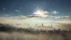 Leanas Foto: Blick vom Kantonsspital, 16. Stock auf Luzern mit Museggtürmen im mystischen Nebel. (Bild: Alexandra Piattini (Donnerstag, 20. Dezember))
