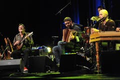 Max Lässer (links) und das Überlandorchester. (Bild: Urs Hanhart, 20.12.2018)
