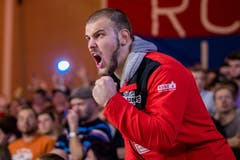Stefan Reichmuth motiviert seine Teamkollegen.