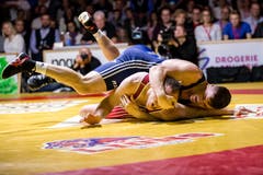 Willisau Lions Jonas Bossert (rot) gegen RS Kriesserns Ramon Betschart.