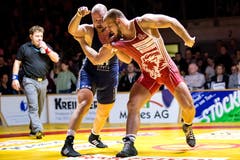 Willisau Lions Stefan Reichmuth (rot) gegen RS Kriesserns Philipp Hutter (blau) im Kampf in der 130-kg-Grecoklasse.