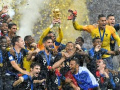 Im Regen des Luschniki-Stadions in Moskau krönte sich Frankreich dank einem 4:2 im Final gegen Kroatien zum zweiten Mal nach 1998 zum Fussball-Weltmeister (Bild: KEYSTONE/AP/MARTIN MEISSNER)