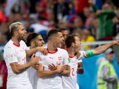 Das Gesprächsthema des Sommers: Doppeladler- und Doppelbürger-Diskussionen sowie der schwache Auftritt im WM-Achtelfinal gegen Schweden überschatteten das sportlich erfolgreiche Jahr der Fussball-Nationalmannschaft (Bild: KEYSTONE/LAURENT GILLIERON)