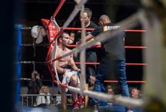 Boxing Day in der Bodensee-Arena in Kreuzlingen: Szenen vom Kampf Evgeny Shvedenko (Russland, blaue Handschuhe) gegen Roman Sharupa (Ukraine, weisse Handschuhe).