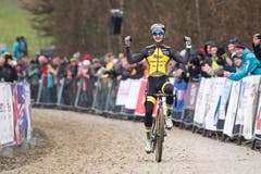 Der Italiener Gioele Bertolini feiert seinen Sieg. (Bild: Urs Flüeler/Keystone (Pfaffnau, 26. Dezember 2018)