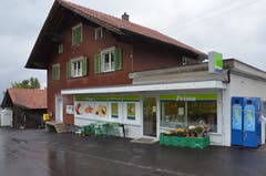 28. September: Der Einwohnerverein Grabserberg beschliesst einstimmig, den Prima-Laden künftig auf eigene Rechnung weiter zu betreiben. So kann die Schliessung verhindert werden. (Bild: Miriam Cadosch)