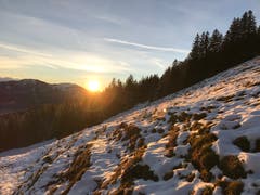 Den Sonnenuntergang geniessen auf dem Wildspitz. (Bild: Sarah Lötscher, 25. Dezember 2018)