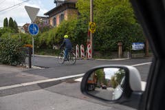 Kreuzung des Velowegs auf dem alten Zentralbahn-Trassee und der Horwerstrasse. (Bild: Dominik Wunderli, 20. April 2017)