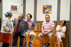 13. Oktober: Mit ihrem neuen Lustspiel «E verruckti Familie» trifft die Heimatbühne Werdenberg genau den Geschmack des Publikums. (Bild: Hansruedi Rohrer)