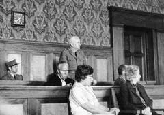 Brigadier Jean-Louis Jeanmaire vor dem Bundesgericht. (Bild: Keystone (Lausanne, 17. Juni 1977))