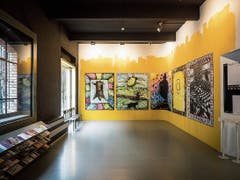 Die düsteren Spraybilder Stefan Inauens in der Kunsthalle St. Gallen schöpfen ihre Motive ebenso aus Subkulturen wie aus der Kunstgeschichte. (Bild: Hanspeter Schiess)