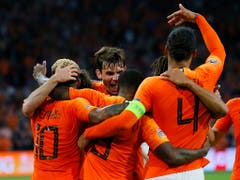 Niederländischer Jubel über das Erreichen der Nations-League-Endrunde beim Spiel gegen Ex-Weltmeister Deutschland. In den Halbfinals treffen die Niederländer auf England (Bild: KEYSTONE/AP/PETER DEJONG)