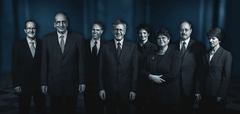 2002 (von links): Joseph Deiss, Pascal Couchepin, Moritz Leuenberger, Bundespräsident Kaspar Villiger, Ruth Metzler, Ruth Dreifuss, Samuel Schmid, Bundeskanzlerin Annemarie Huber-Hotz.