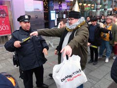 USA: Grosse Sicherheitsvorkehrungen am Times Square in New York. (Bild: KEYSTONE/AP Photo/Ted Shaffrey)