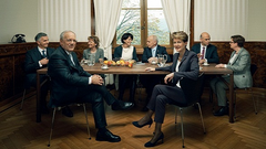 2015 (von links): Didier Burkhalter, Johann Schneider-Ammann, Eveline Widmer-Schlumpf, Doris Leuthard, Ueli Maurer, Bundespräsidentin Simonetta Sommaruga, Alain Berset, Bundeskanzlerin Corina Casanova.
