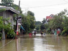 In zahlreichen Gegenden fiel auf den Philippinen aufgrund von Erdrutschen und Überschwemmungen der Strom aus. (Bild: KEYSTONE/EPA/ROMEDOR GLORIANE)