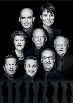 2017, Bild 2 (von oben rechts nach unten links): Bundespräsidentin Doris Leuthard, Alain Berset, Ueli Maurer, Simonetta Sommaruga, Johann Schneider-Ammann, Guy Parmelin, Ignazio Cassis, Bundeskanzler Walter Thurnherr.