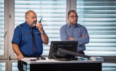 Einsatzleiter Valentin Aggeler (l.): «Zu Hause fühlt sich der Täter zu sicher.»