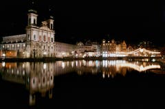 Adventsstimmung in der Leuchtenstadt Luzern (Bild: Caroline Pirskanen (Luzern, 24. November 2018))