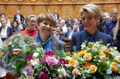 Die beiden neugewählten Bundesrätinnen: Viola Amherd (links) und Karin Keller-Sutter. Bild: Anthony Anex / Keystone