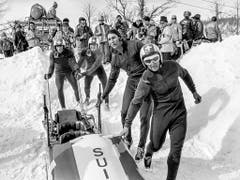 Früher waren die Schweizer Bobfahrer Medaillengaranten: Jean Wicki, Edy Hubacher, Hans Leutenegger und Werner Camichel (v. r.) gewannen 1972 im Vierer Gold (Bild: KEYSTONE/STR)