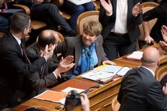 Viola Amherd im Moment ihrer Wahl zur Bundesrätin im ersten Wahlgang. (Bild: Keystone)