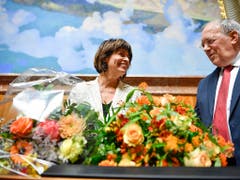 Die beiden abtretenden Bundesratsmitglieder.. (KEYSTONE/Anthony Anex) (Bild: KEYSTONE/ANTHONY ANEX)