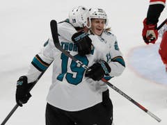 Der ehemalige Davoser Lockout-Spieler Joe Thornton bereitete drei Treffer vor (Bild: KEYSTONE/AP/JEFF CHIU)