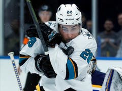 Timo Meier schlug bei seinem Comeback gleich wieder zu und erzielte einen Treffer beim Sieg der San Jose Sharks gegen die Carolina Hurricanes (Bild: KEYSTONE/AP/JEFF ROBERSON)