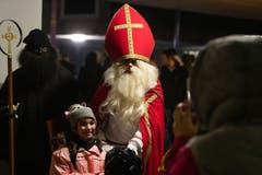 Auch in Obwalden war der Chlaus bereits unterwegs. Der Samichlauseinzug in Alpnach fand am 2. Dezember statt. (Bild: Roger Zbinden)