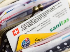 Die Sorge von Herrn und Frau Schweizer zum Thema Gesundheit und Krankenkasse sind gemäss aktuellem CS-Sorgenbarometer im letzten Jahr deutlich grösser geworen. (Bild: KEYSTONE/GAETAN BALLY)