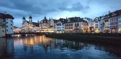 Abendstimmung an der Reuss. (Bild: Pius Röösli (Luzern, 3. Dezember 2018))