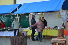 Adventsmarkt im «Solino» in Bütschwil. (Bild: Beat Lanzendorfer, 07.12.2018)