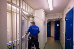 Im Untersuchungsgefängnis Gossau gibt es sieben Einzel-, eine Doppel- und eine Sicherungszelle. (Bilder: Benjamin Manser)