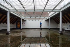 Eine Stunde pro Tag dürfen die Insassen in den Spazierhof an die frische Luft.