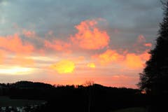 Abendstimmung über dem Buttenberg, aufgenommen aus Sicht vom Stierenberg. (Bild: Josef Habermacher (Rickenbach, 7. Dezember 2018))