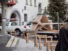 Die Altstadt blieb bis am Mittag wegen Aufräumarbeiten gesperrt. (Bild: Sascha Erni)