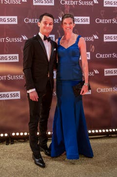 Lea Sprunger mit Freund Jonas. (Bild: KEYSTONE/Melanie Duchene, 9. Dezember 2018)