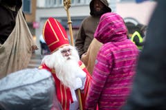Auch der Samichlaus war mit von der Partie. (Bild: Maria Schmid (Zug, 9. Dezember 2018))