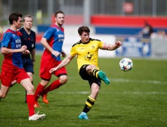 Ronny Mazenauer vom FC Baar am Ball. (Bild: Stefan Kaiser / Neue ZZ)