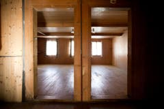 Blick in die Zimmer vom Obergeschoss des Pächterhauses. (Bild: Manuela Jans-Koch/Neue LZ)