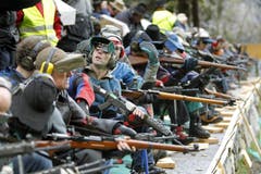 Auch einige Auslandschweizer aus Kanada und Südafrika sind dabei. (Bild: Keystone)