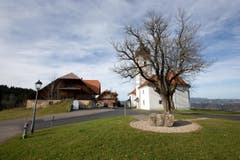 Das alte Pächterhaus neben der Kirche auf Heiligkreuz. (Bild: Manuela Jans-Koch/Neue LZ)