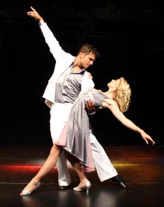 Julia Fechter und Tino Andrea Honegger als 'Stephanie' und 'Tony' (Bild: PD)