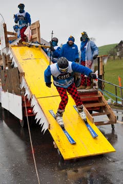 Gonduwaud Rain mit dem Motto Globi der Wintersportler. (Bild: Boris Bürgisser / Neue LZ)