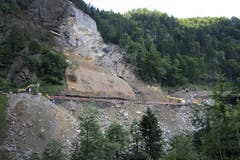 Am 30. Juni laufen die letzten Arbeiten vor der Öffnung der SBB-Gotthardlinie. (Bild: Maria Schmid / Neue LZ)