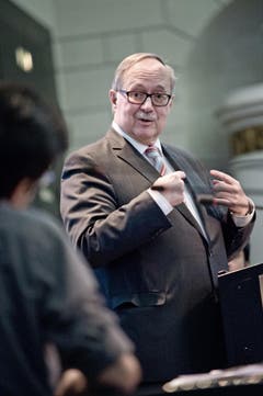 Samuel Schmid über das politische Engagement: «Der Bürger ist permanent gefordert.» (Bild: Pius Amrein / Neue LZ)